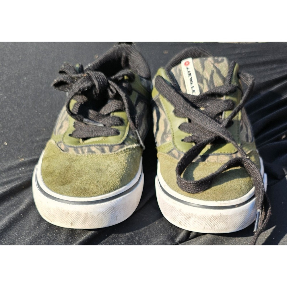 airwalk green camouflage shoes boys Size 4